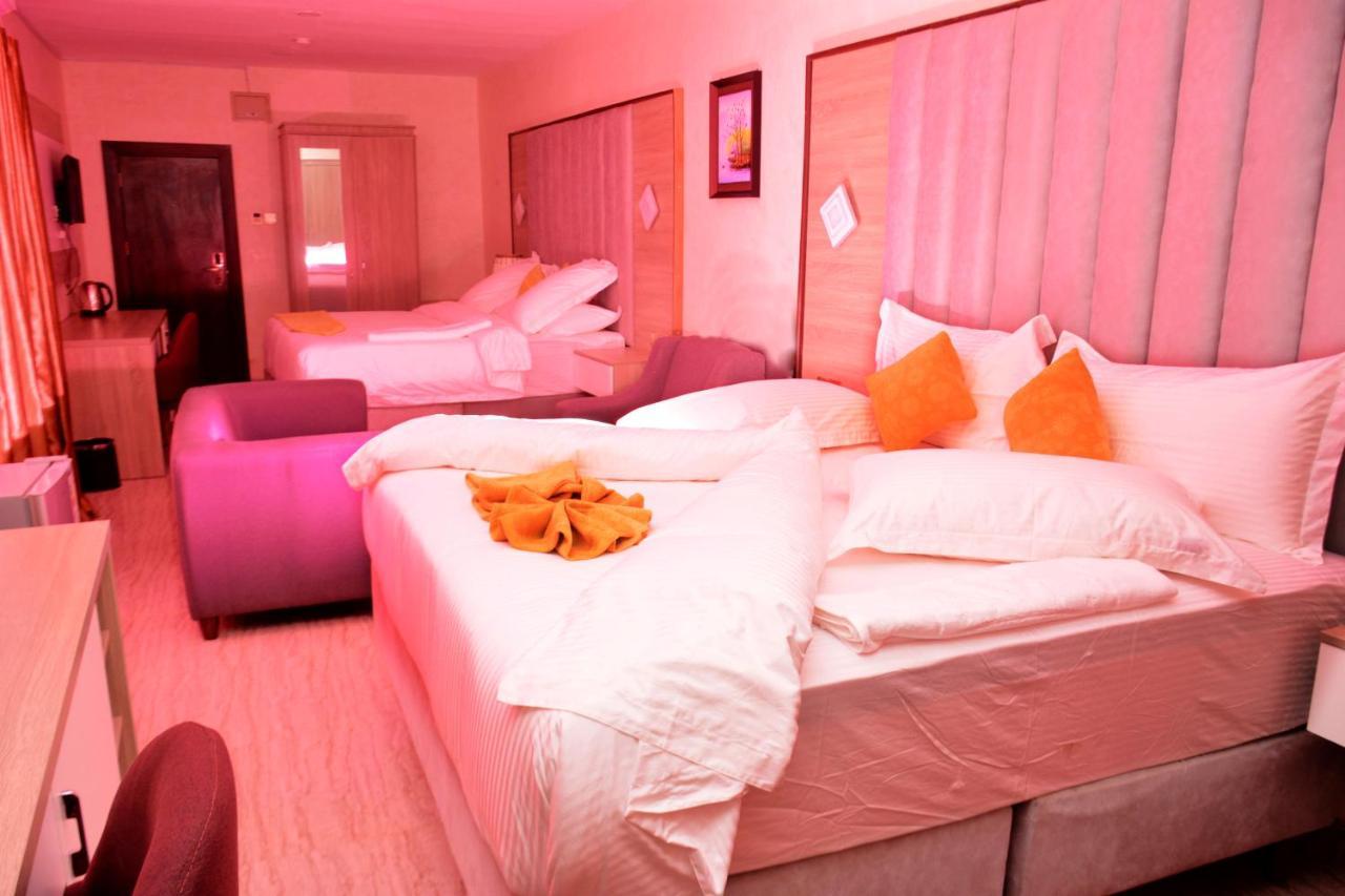 Vacation Villa Hotels And Suites Асаба Екстер'єр фото