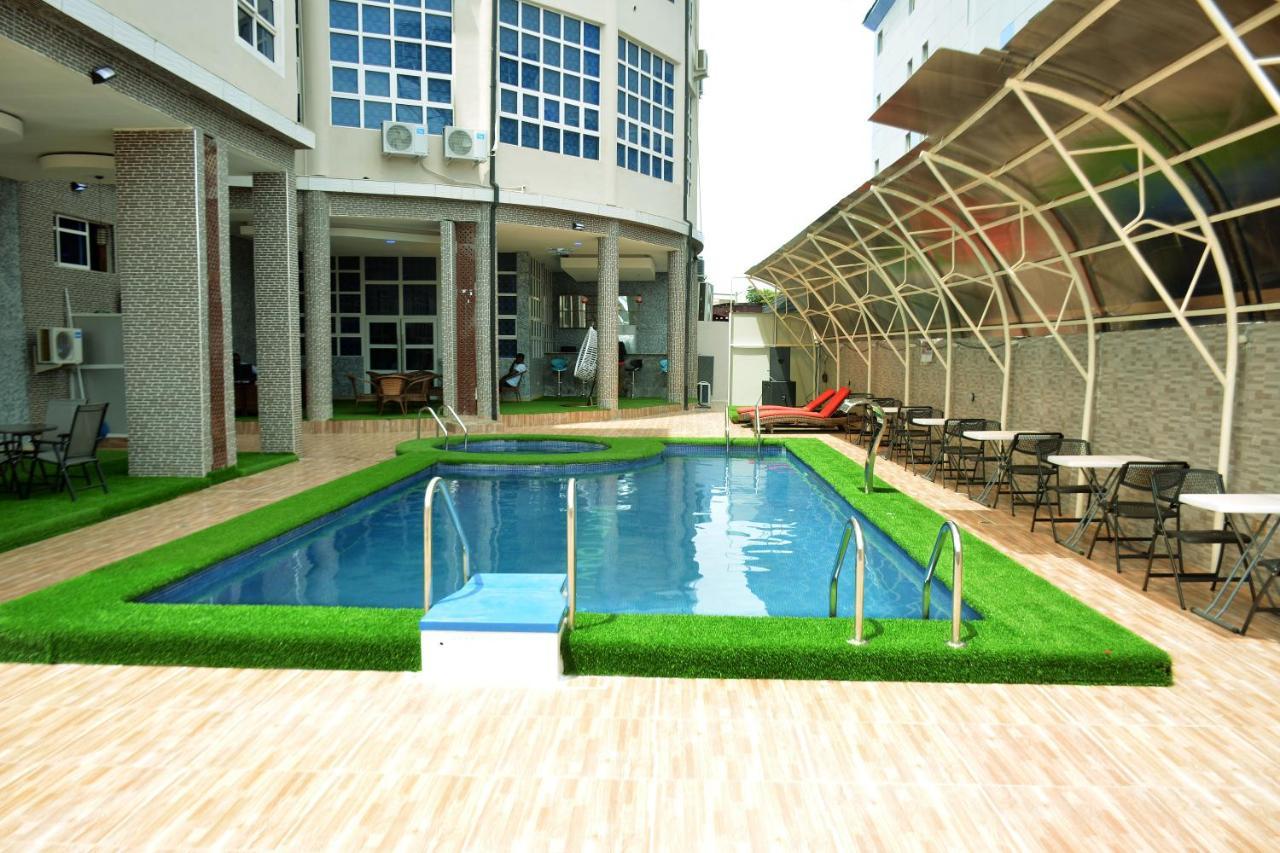 Vacation Villa Hotels And Suites Асаба Екстер'єр фото
